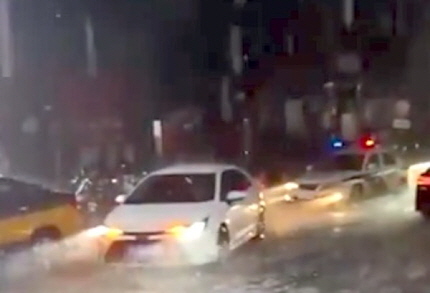 ● 베이징에 쏟아진 우박 【 NTD 】